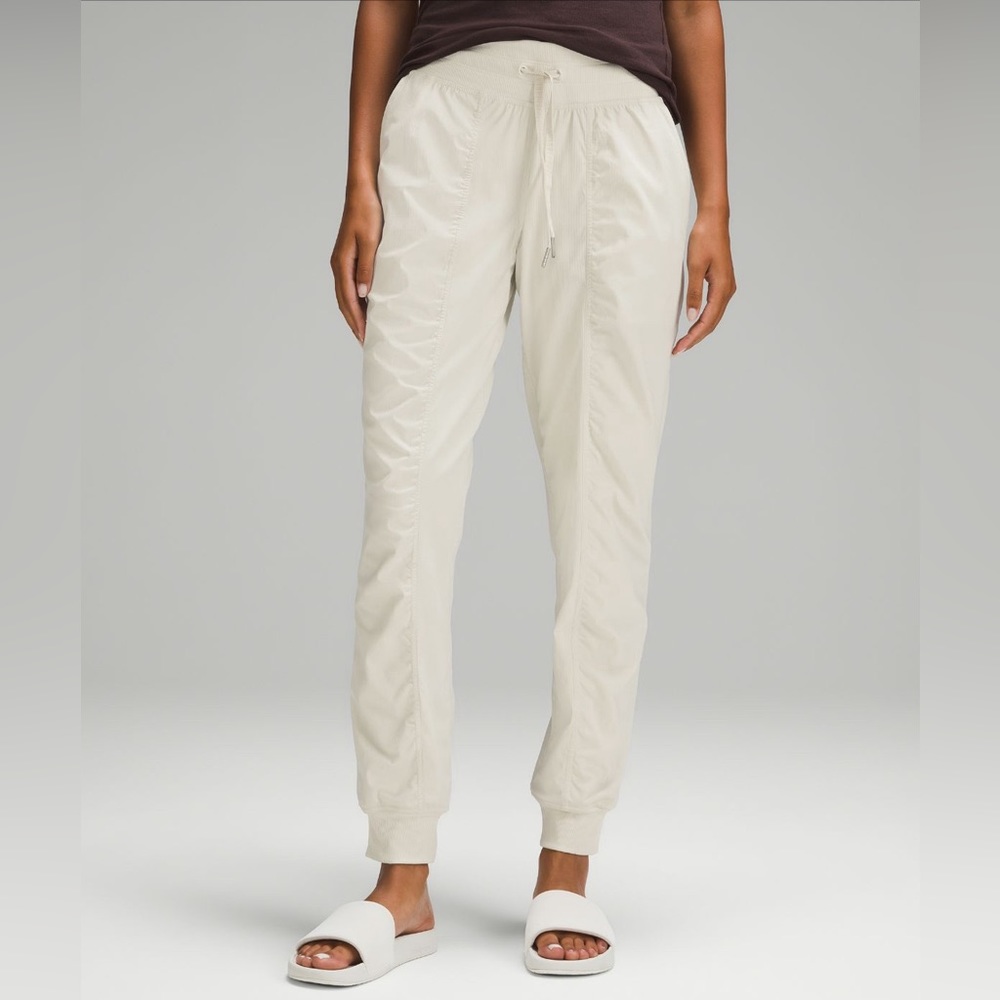 Lululemon size 6 dance studio jogger NWOT